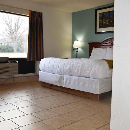 American Best Inn By Oyo I-35 Perry Near Lake Mcmurtry Εξωτερικό φωτογραφία