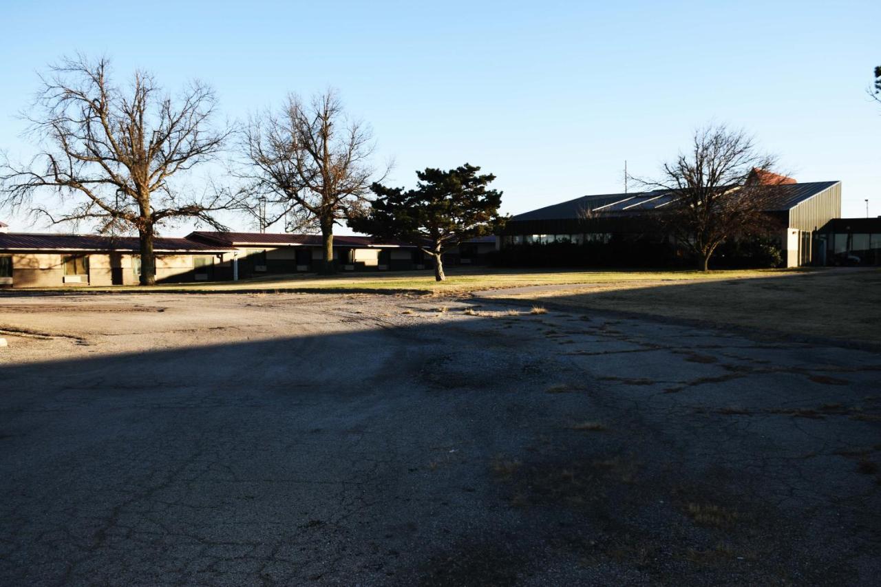 American Best Inn By Oyo I-35 Perry Near Lake Mcmurtry Εξωτερικό φωτογραφία