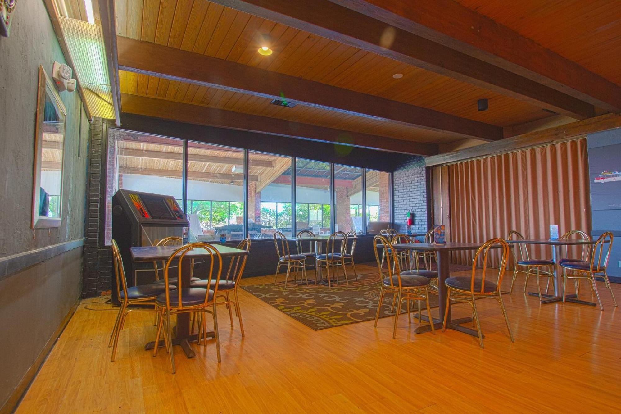 American Best Inn By Oyo I-35 Perry Near Lake Mcmurtry Εξωτερικό φωτογραφία