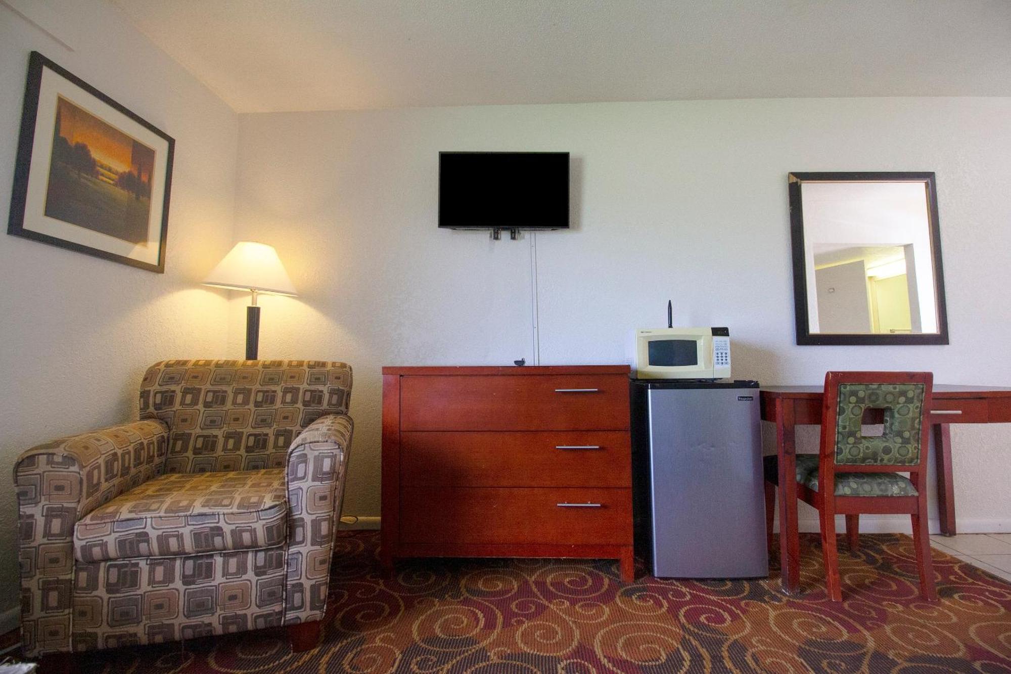 American Best Inn By Oyo I-35 Perry Near Lake Mcmurtry Εξωτερικό φωτογραφία
